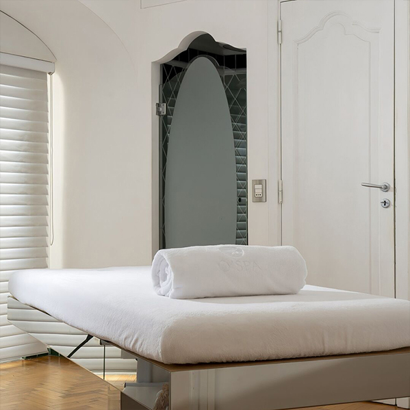 code-massage-table-hotel-spa-villa-franca-positano-italy-uk