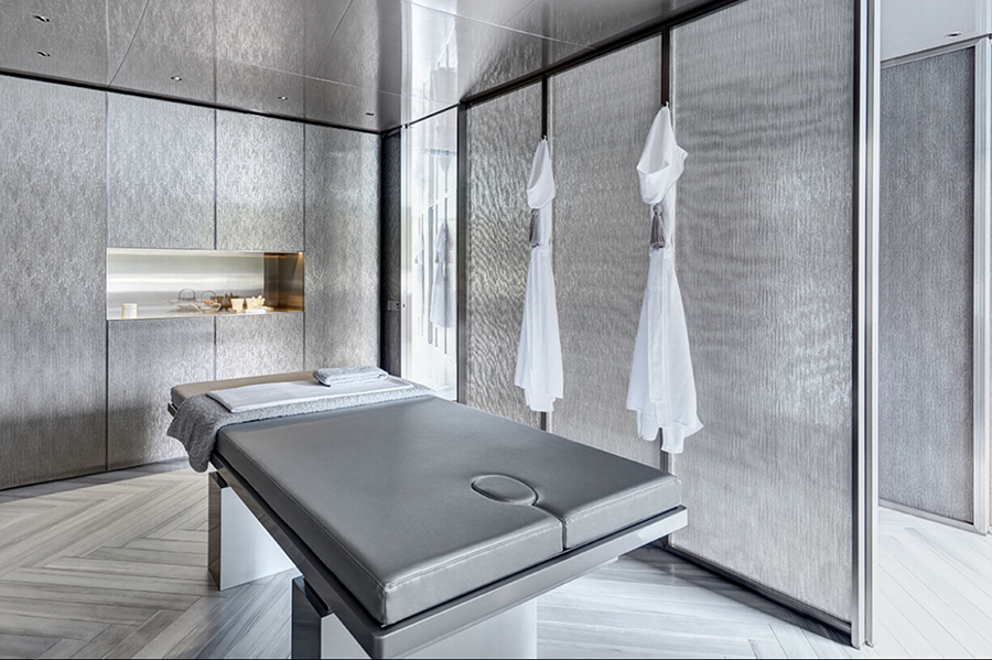 El Savannah Superyacht ha elegido la camilla de masaje profesional C.O.D.E. en una versión personalizada a medida, fruto del Atelier C.O.D.E.