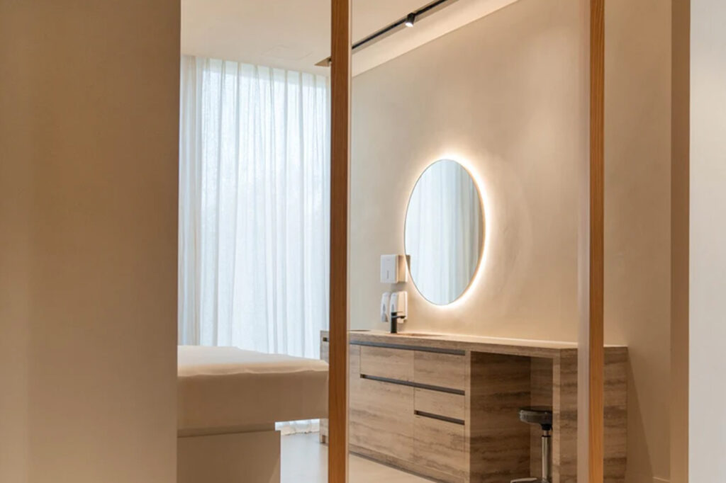 code-professional-massage-tables-beauty-fitness-browz-dubai-clinic-uae-uk-