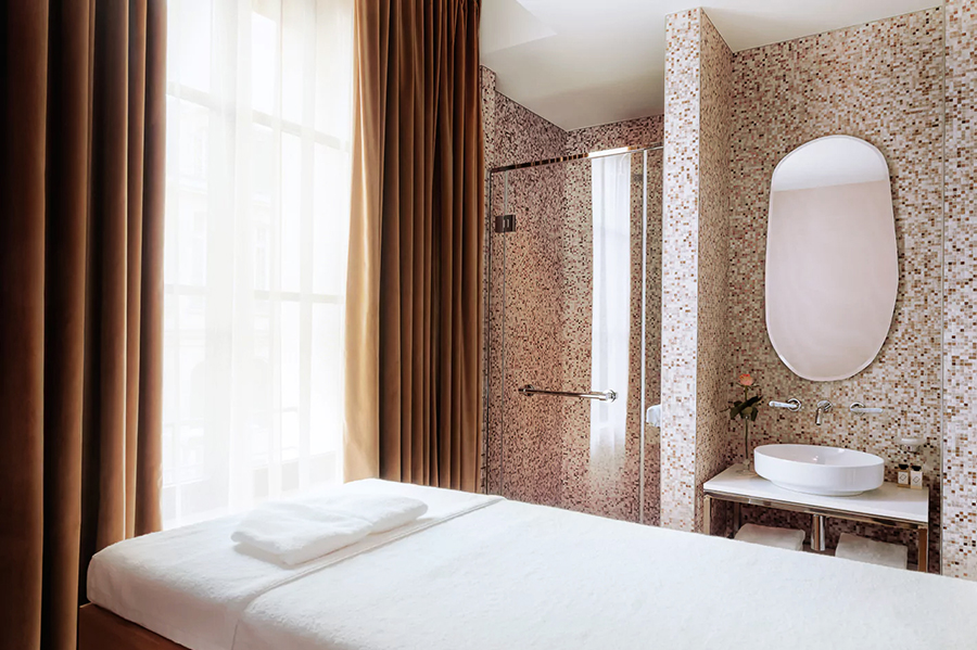 code-table-de-massage-spa-hotel-spa-madame-reve-paris-france-fr